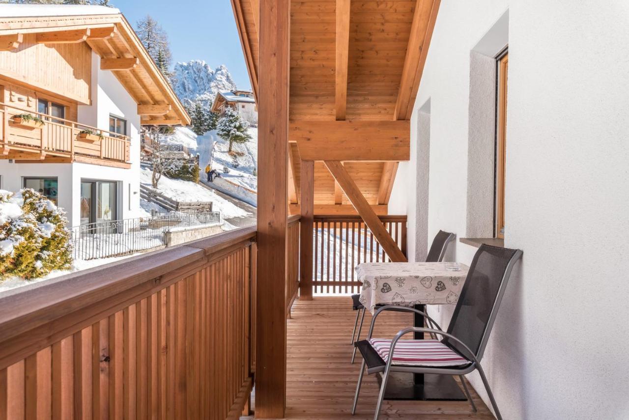 Villa Solinda App Rossini Wolkenstein in Gröden Exterior foto